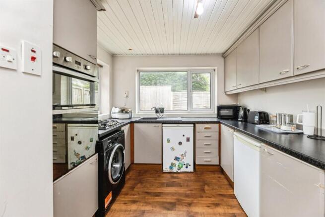 3 bed Semi-Detached for sale Image 10