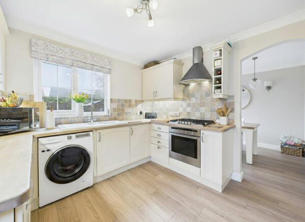 Kitchen into Dini...