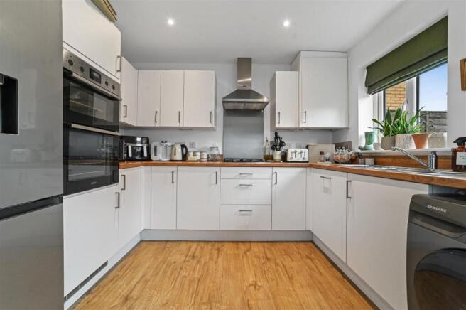 KITCHEN DINING ROOM