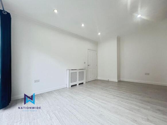3 bed Semi-Detached to rent Image 8