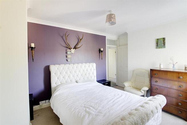bed 1.jpg