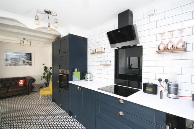 Kitchen..JPG