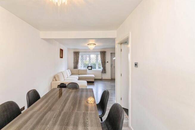 4 bed Detached for sale Image 7