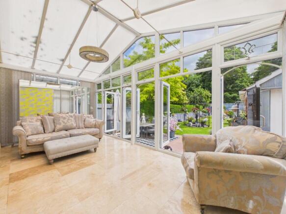 4 bed Semi-Detached for sale Image 4