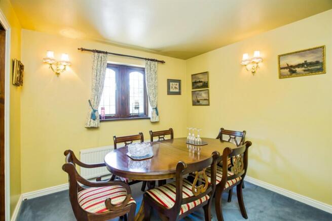 2 bed Detached Bungalow for sale Image 5