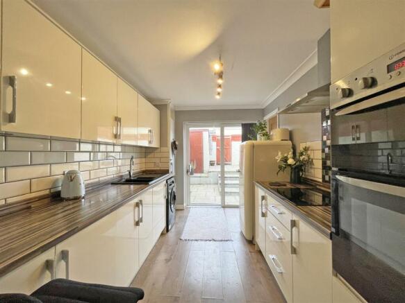 Westfield 218 - Kitchen FRONT.jpg