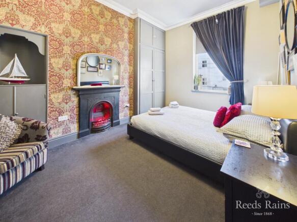 5 bed Terraced for sale Image 9