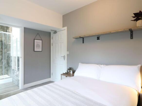 87 Middleton Room 9 3.JPG