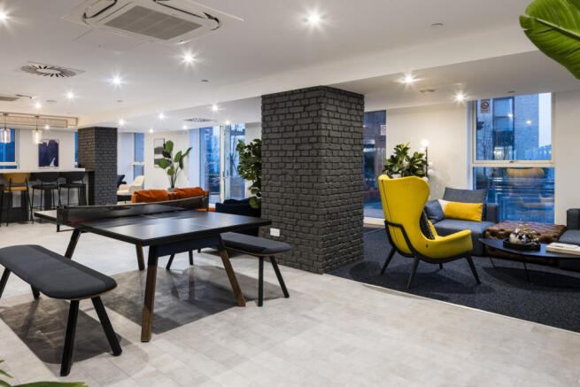 Fizzy Canning Town 2565