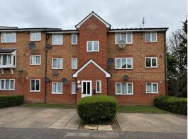 119, Streamside Close, London N9 9XD