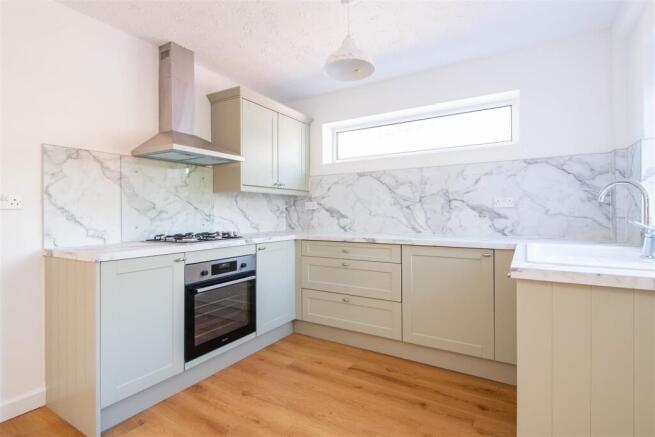 Kitchen & Dining