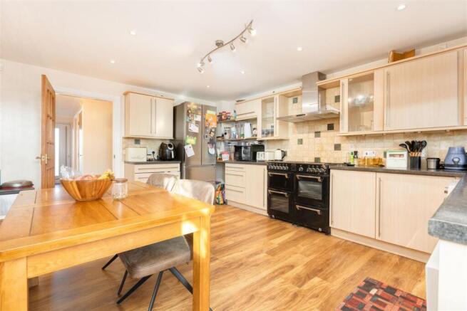 Kitchen/ dining room