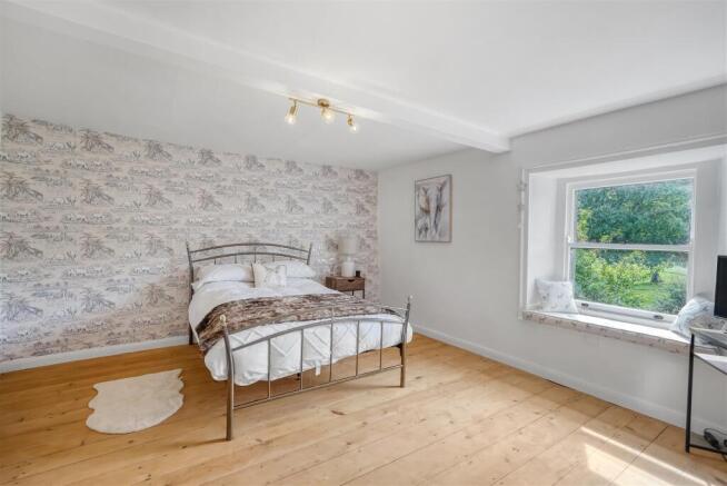 3 bed Semi-Detached for sale Image 10