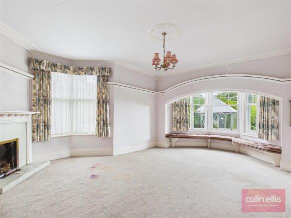 4 bed Semi-Detached for sale Image 4