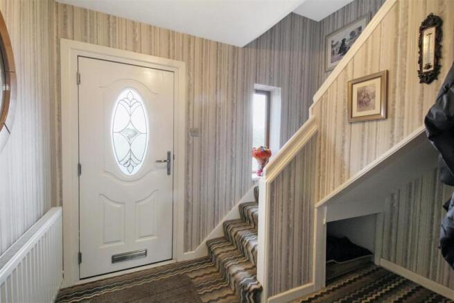 4 bed Semi-Detached for sale Image 4