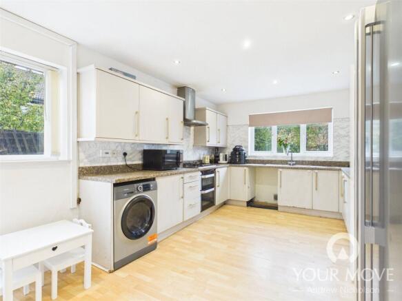 Thorpe Close, Crewe, Cheshire, CW1 photo 4