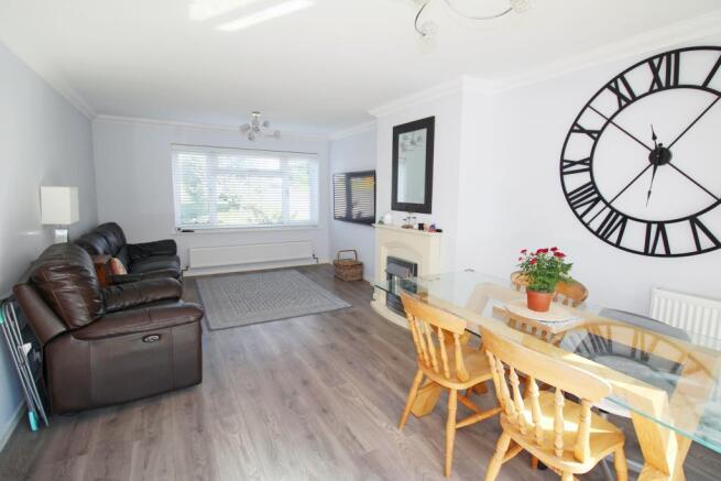 Lounge/Dining Room