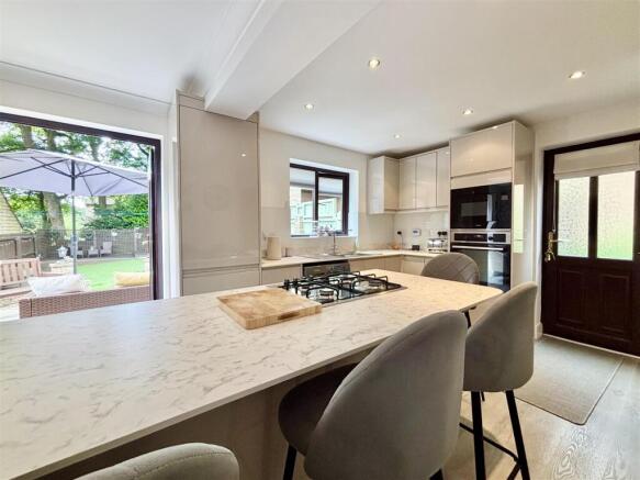 3 bed Detached for sale Image 9