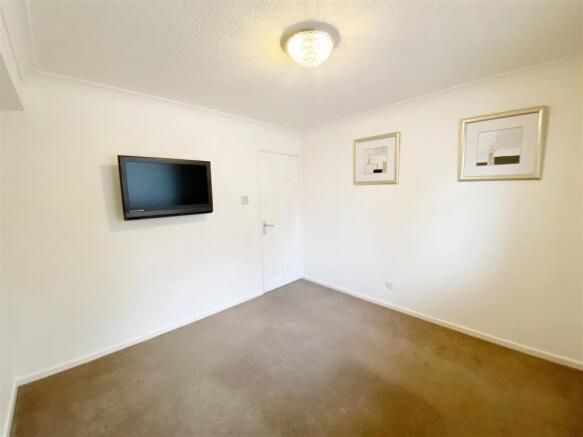 Bedroom pic 3.jpg