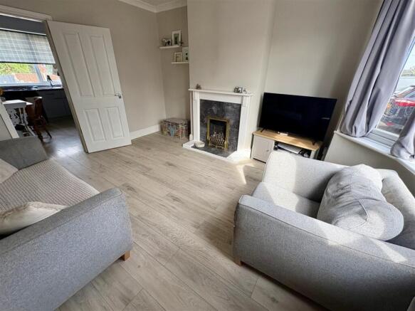 3 bed Semi-Detached for sale Image 6