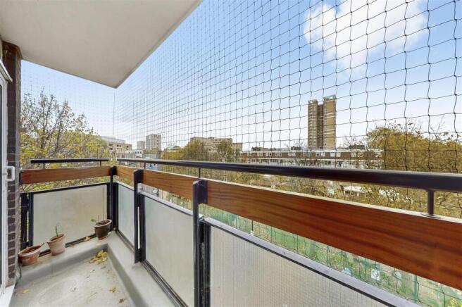 Flat 12, Cuff Point - DJ8kNixTKs0EmwseZVbz.jpg