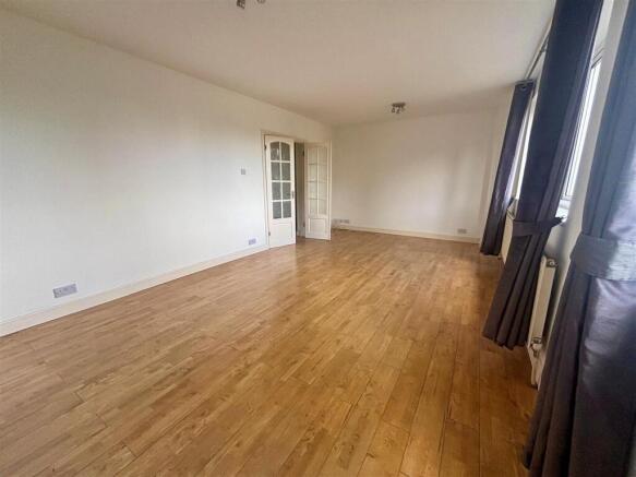 Livingroom.jpg