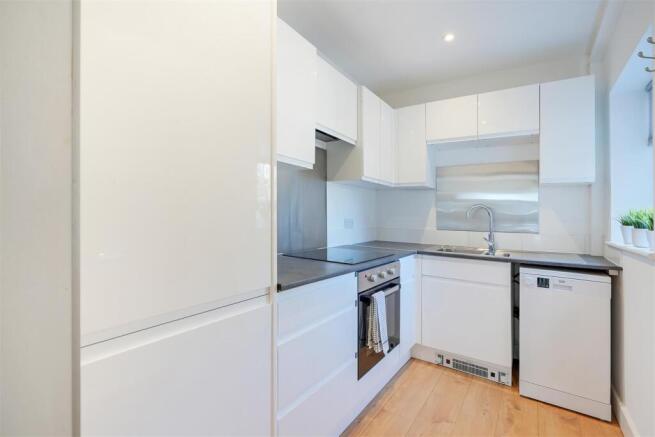 3 bed Terraced for sale Image 10