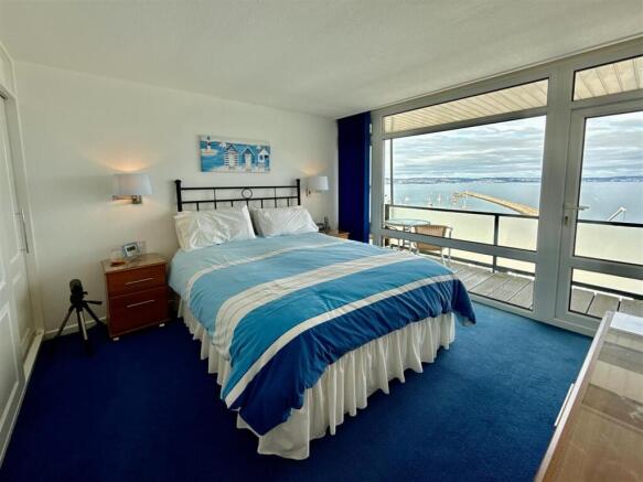 Bed 1.JPG