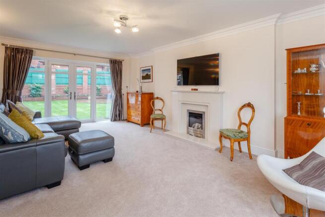 8340636-interior05.jpg