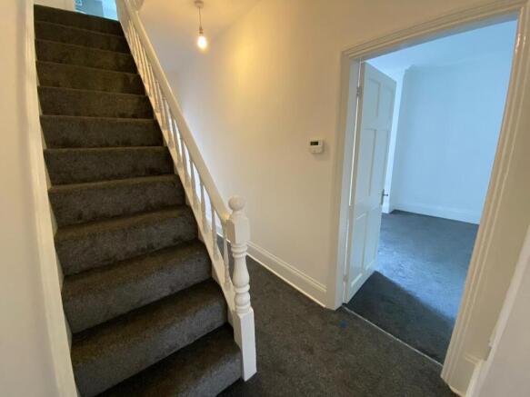 3 bed Terraced to rent Image 6