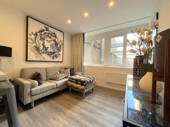 Living room 2.jpeg