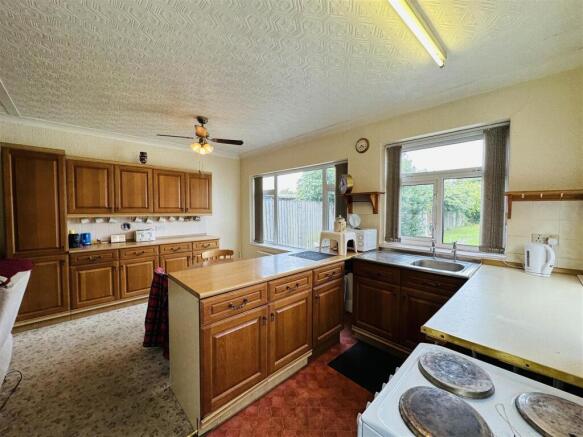 2 bed Semi-Detached for sale Image 10