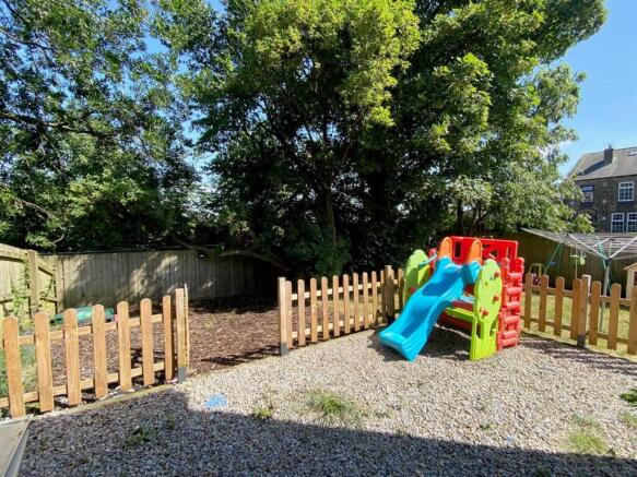 3 bed Semi-Detached for sale Image 12
