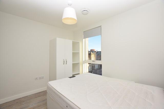 2 bed Apartment to rent Image 10