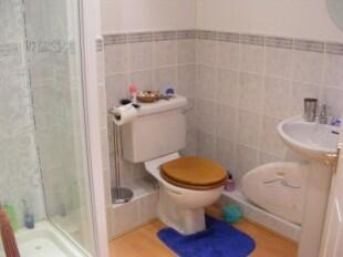 En-suite to bed one