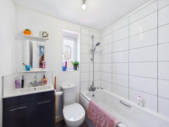 2 bed Semi-Detached for sale Image 6