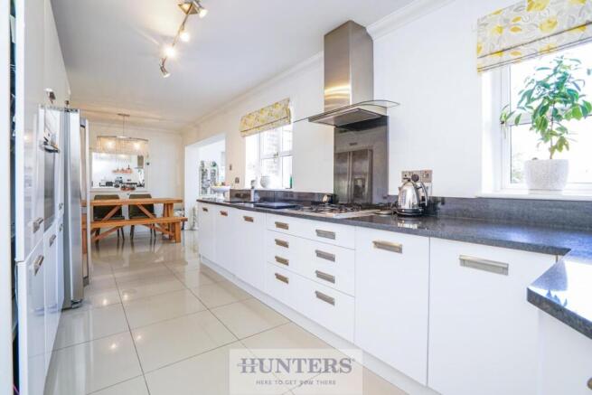 4 bed Detached for sale Image 7