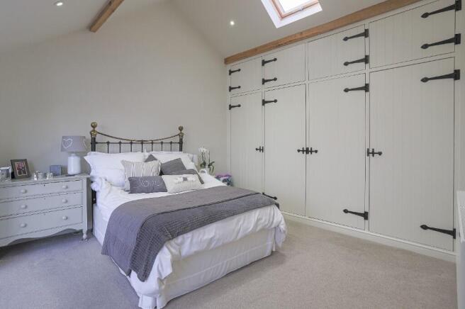 4 bed Detached for sale Image 11