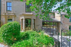 Pullen House, Dean Head, Yeadon, Leeds LS18 5HU