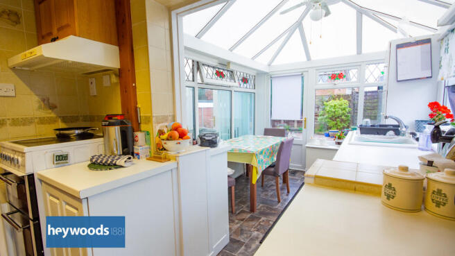 Fitted Kitchen/Di...
