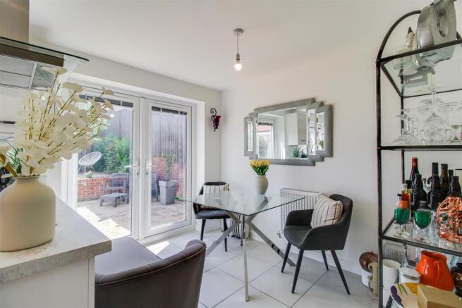 4 bed Detached for sale Image 4