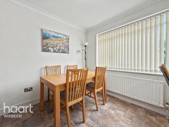 Milton Drive, Leverington photo 4