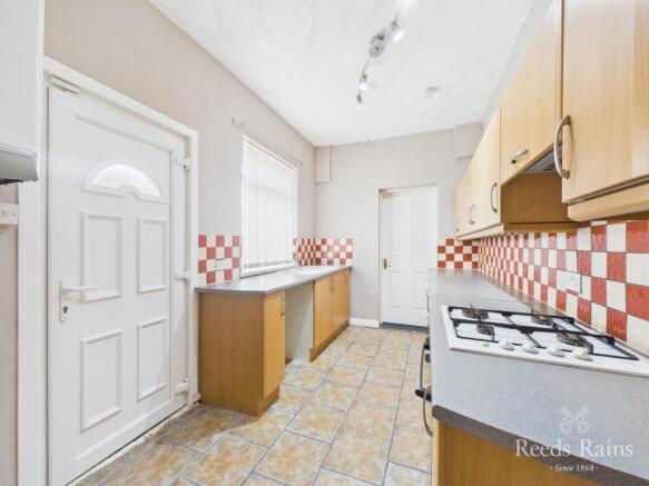 2 bed Terraced to rent Image 6