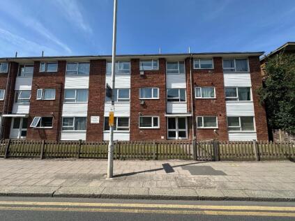 New North Road, Ilford, London, IG6