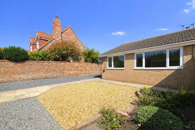2 bed Semi-Detached Bungalow for sale Image 8