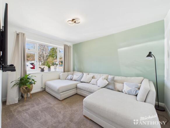 CAM02773G0-PR0271-STILL010