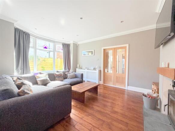 4 bed Detached for sale Image 8