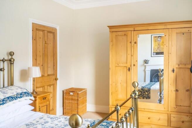2 bed Terraced for sale Image 9