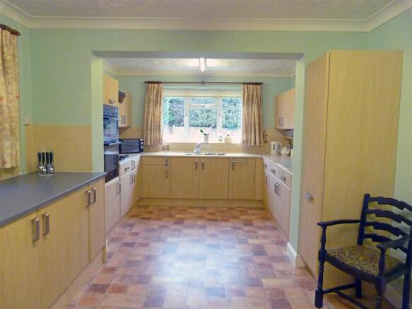 Kitchen/Breakfast Ro