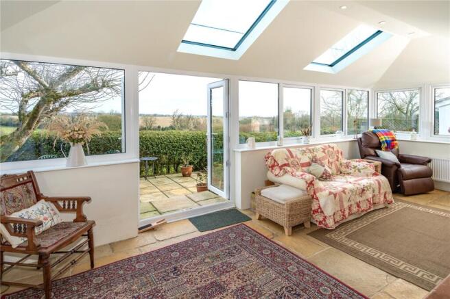 Garden/Dining Room